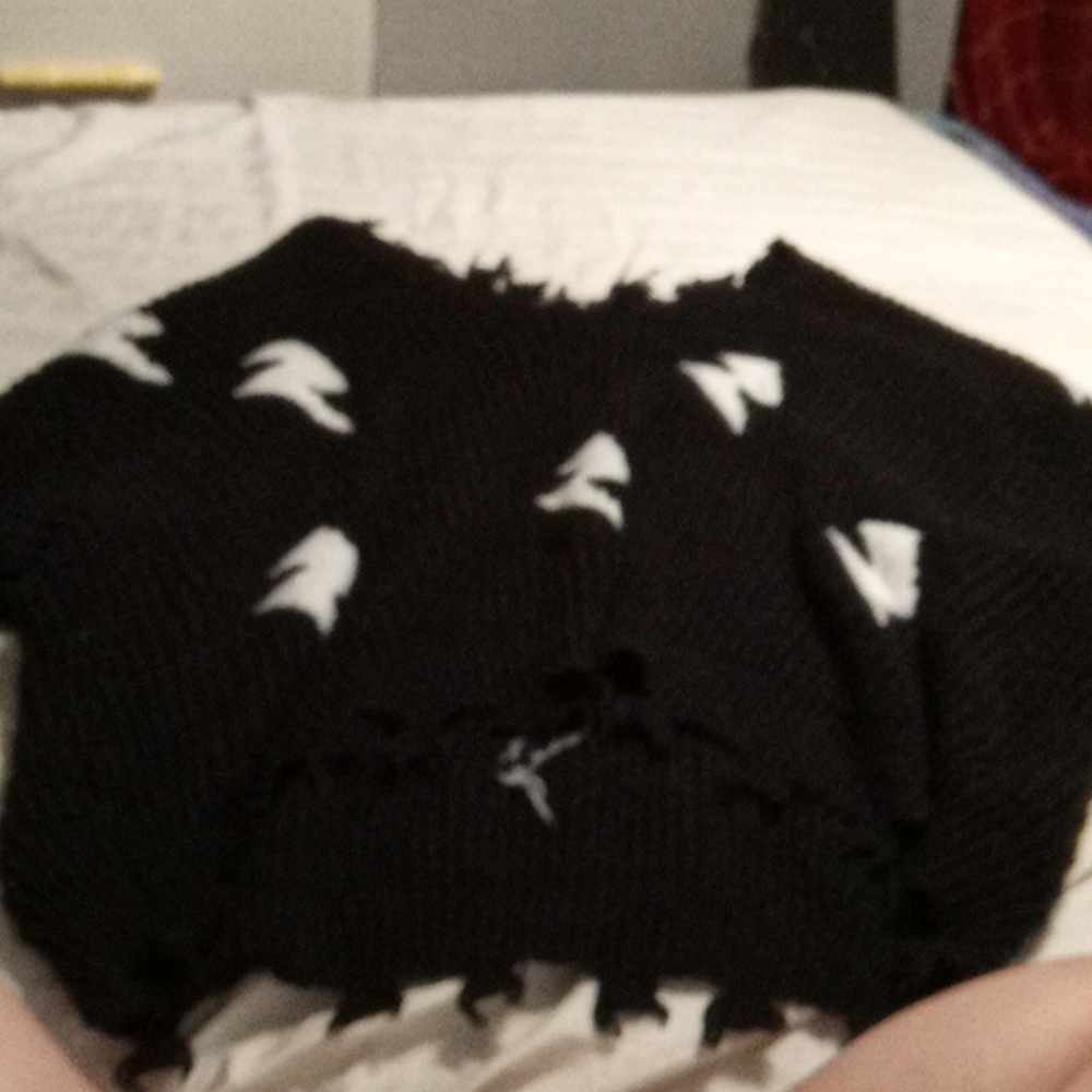 Black with white lightning bolts crop top